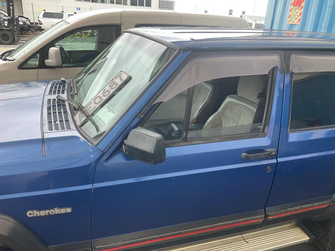 Photo '9' of Chrysler Jeep Cherokee Photo '9' of Chrysler Jeep Cherokee