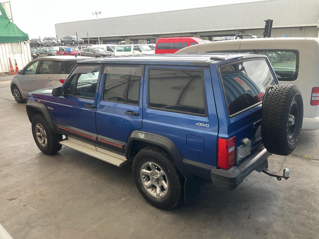 Photo '11' of Chrysler Jeep Cherokee Photo '11' of Chrysler Jeep Cherokee