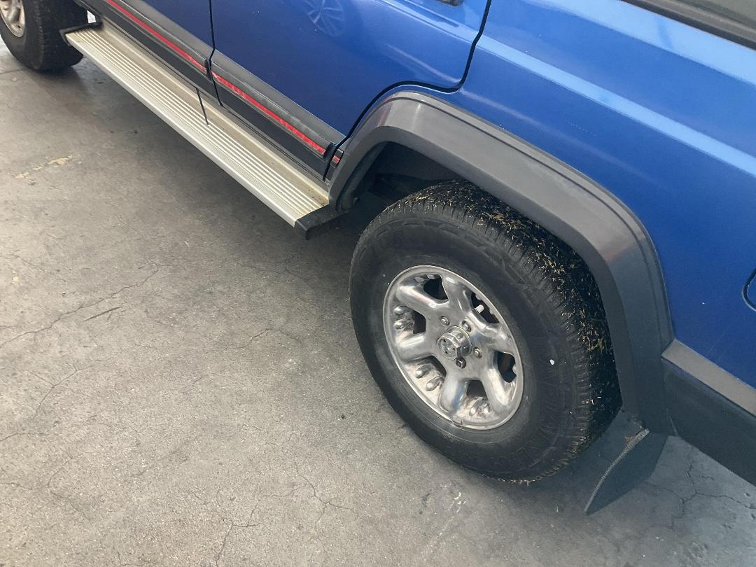 Photo '12' of Chrysler Jeep Cherokee Photo '12' of Chrysler Jeep Cherokee