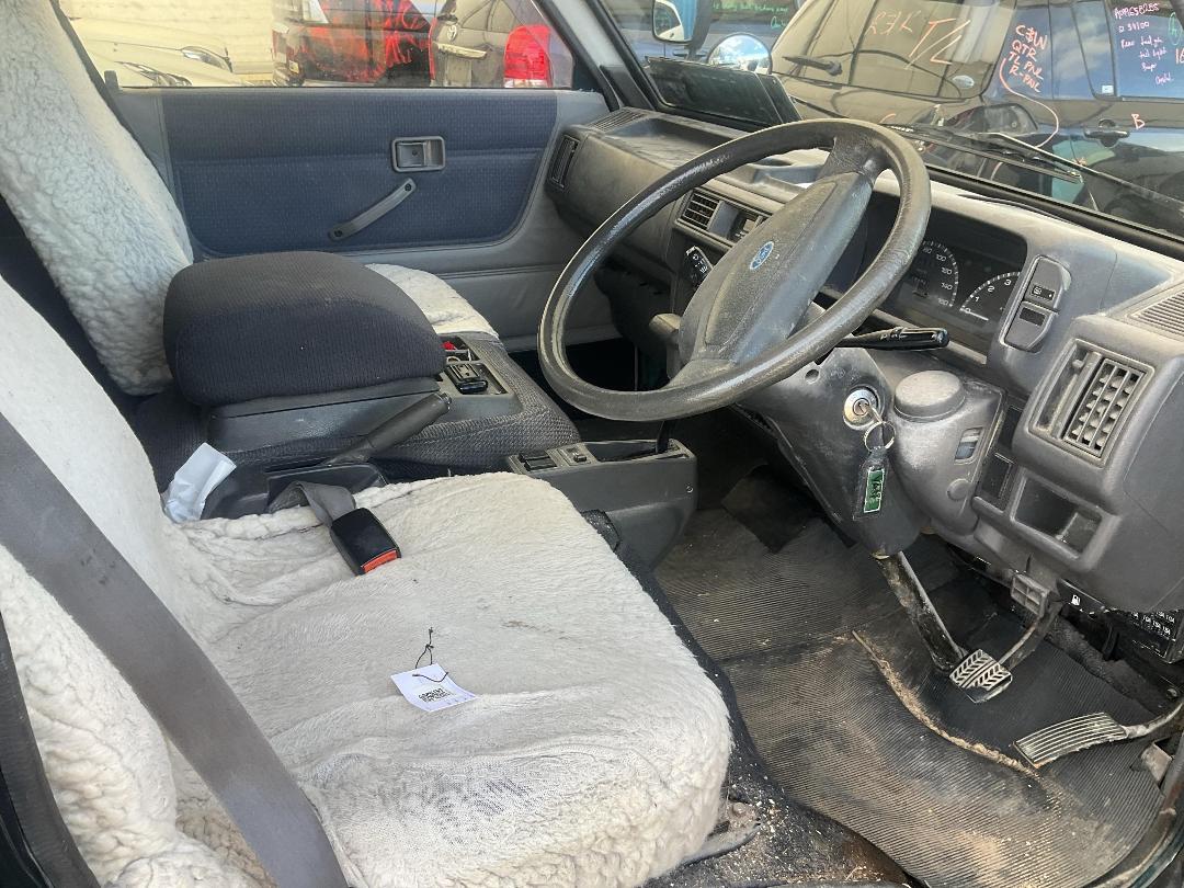 Photo '7' of Ford Spectron XLT