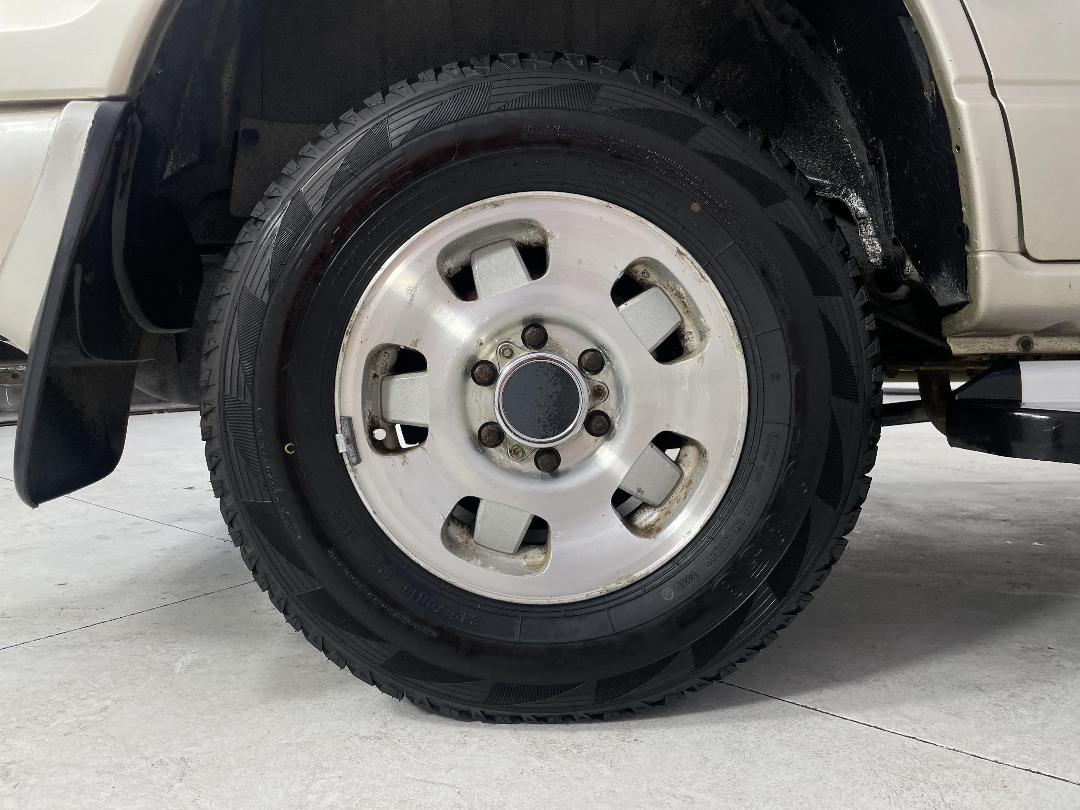 Photo '12' of Isuzu Bighorn