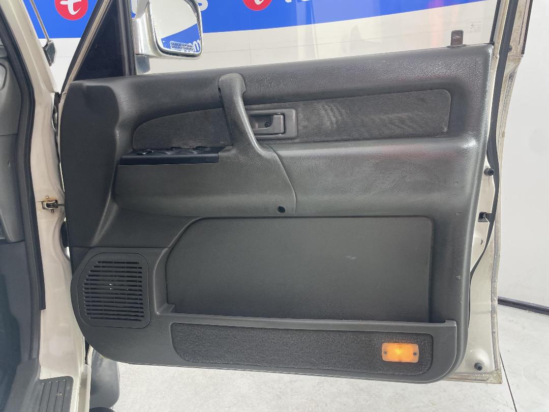 Photo '15' of Isuzu Bighorn