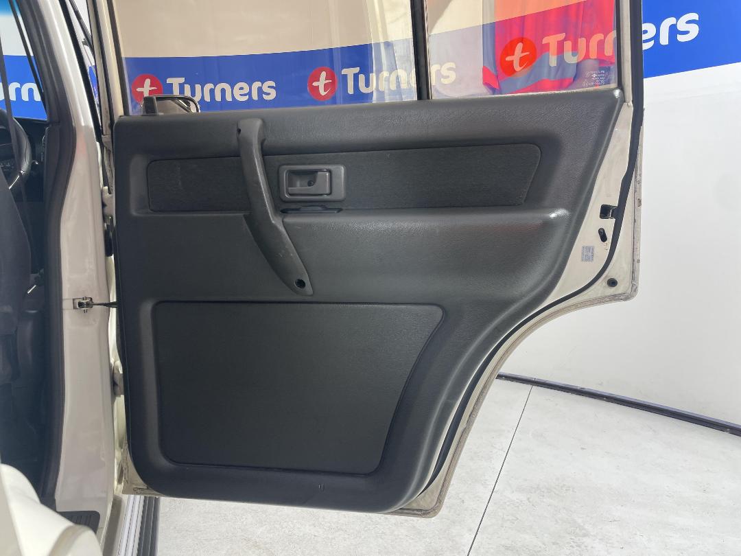 Photo '19' of Isuzu Bighorn