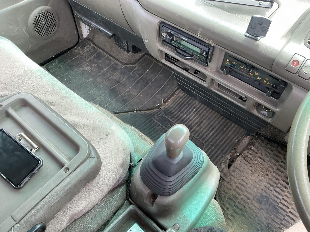 Photo '12' of Isuzu ELF Flat Deck Photo '12' of Isuzu ELF Flat Deck