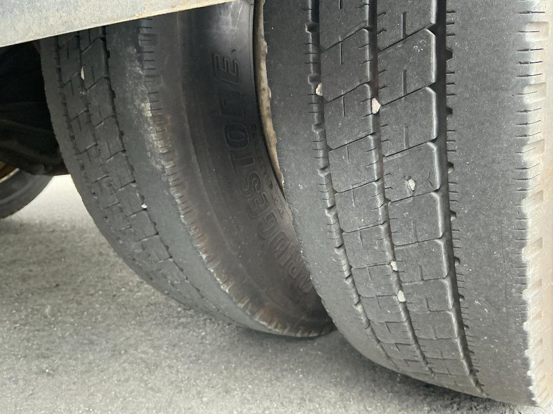 Photo '28' of Isuzu ELF Flat Deck Photo '28' of Isuzu ELF Flat Deck