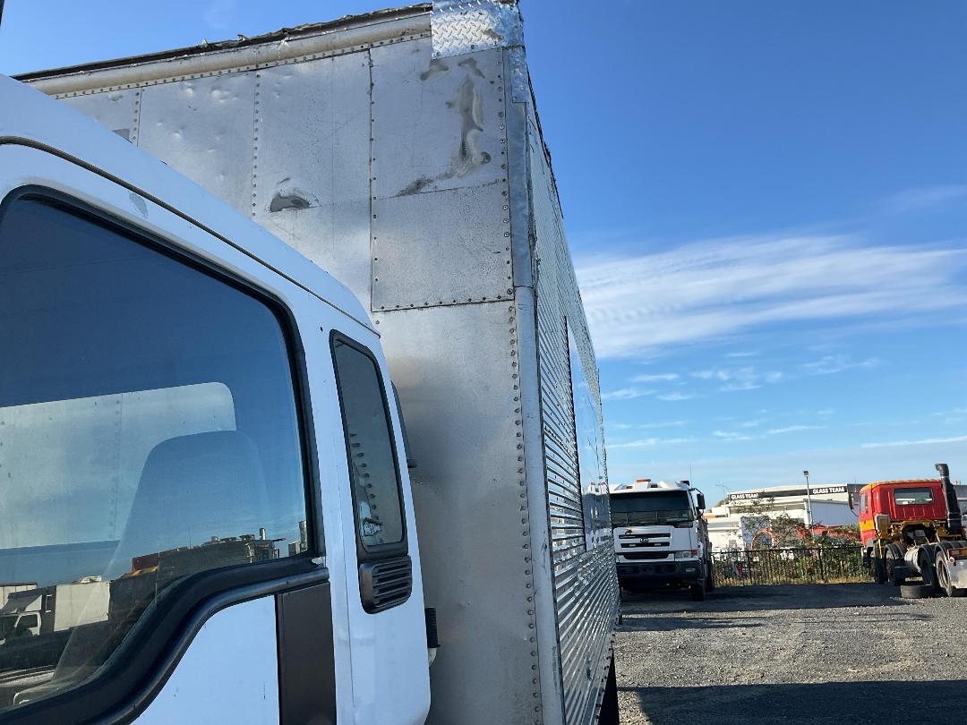 Photo '28' of Isuzu Forward Other Truck Photo '28' of Isuzu Forward Other Truck