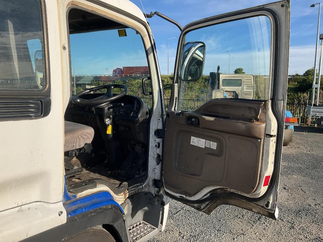 Photo '11' of Isuzu Forward Other Truck Photo '11' of Isuzu Forward Other Truck