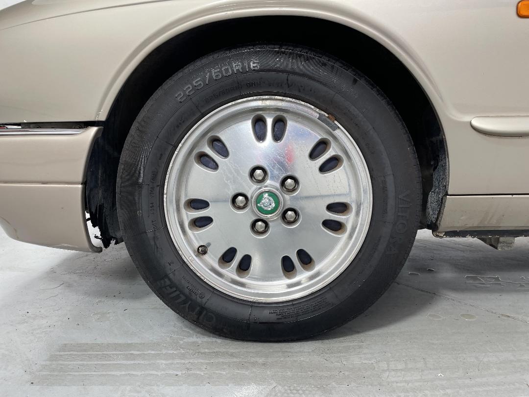 Photo '10' of Jaguar XJ6 Photo '10' of Jaguar XJ6