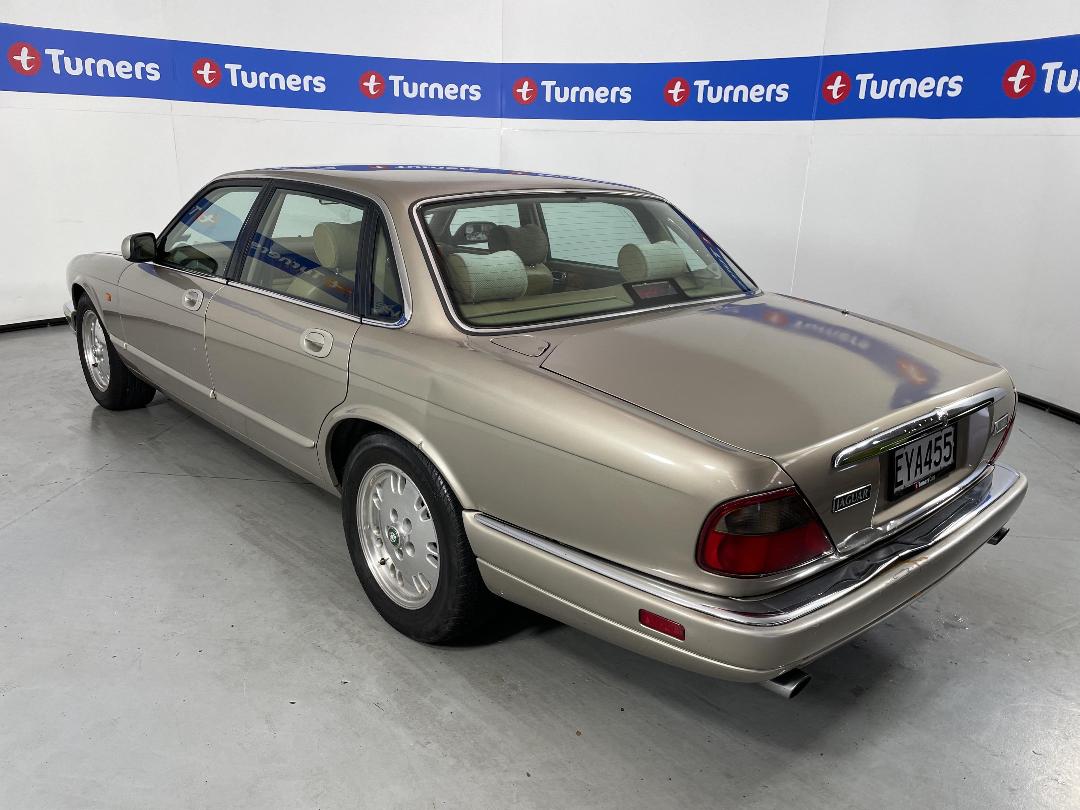 Photo '5' of Jaguar XJ6 Photo '5' of Jaguar XJ6