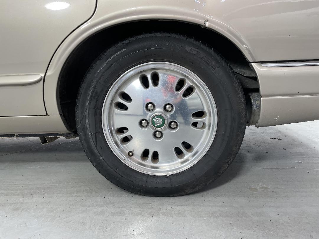 Photo '11' of Jaguar XJ6 Photo '11' of Jaguar XJ6