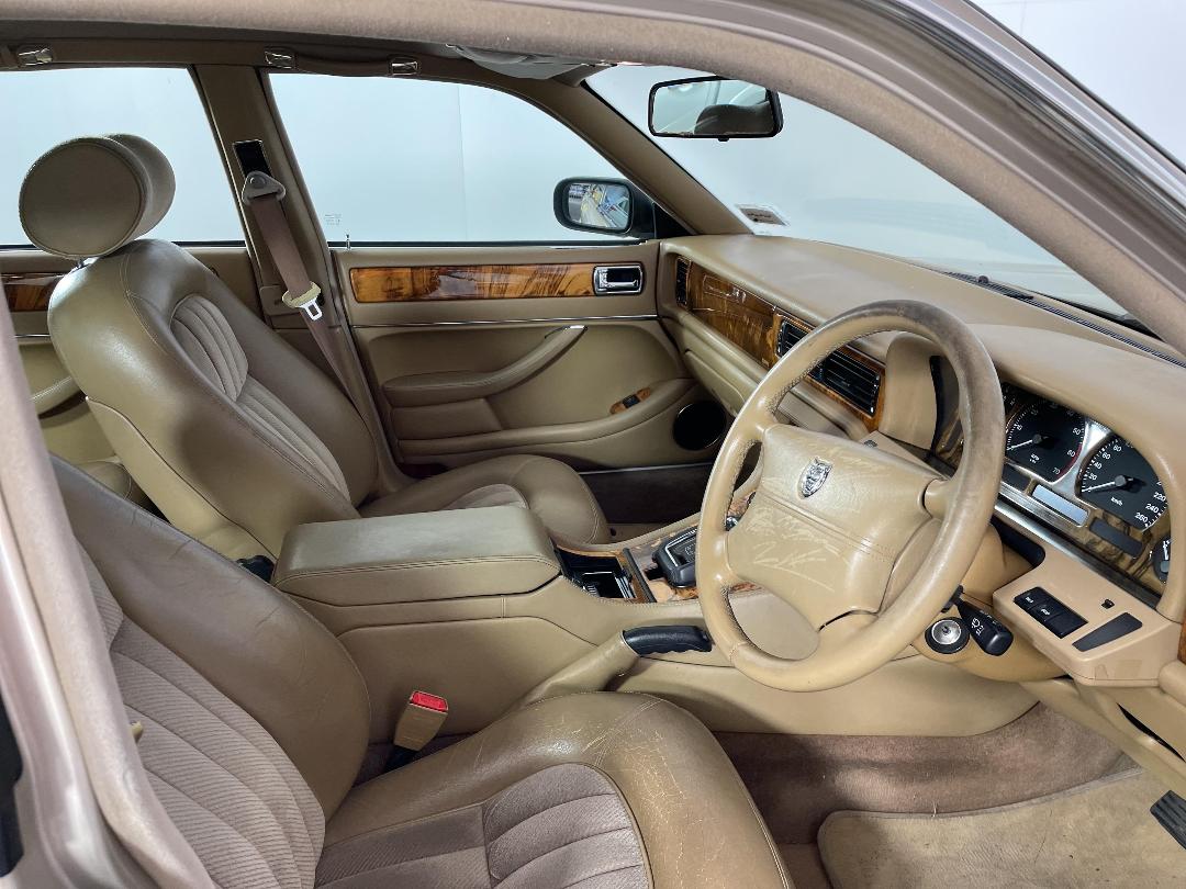 Photo '16' of Jaguar XJ6 Photo '16' of Jaguar XJ6