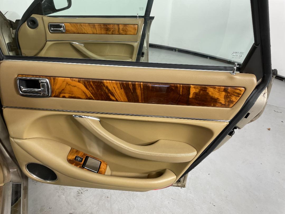 Photo '19' of Jaguar XJ6 Photo '19' of Jaguar XJ6