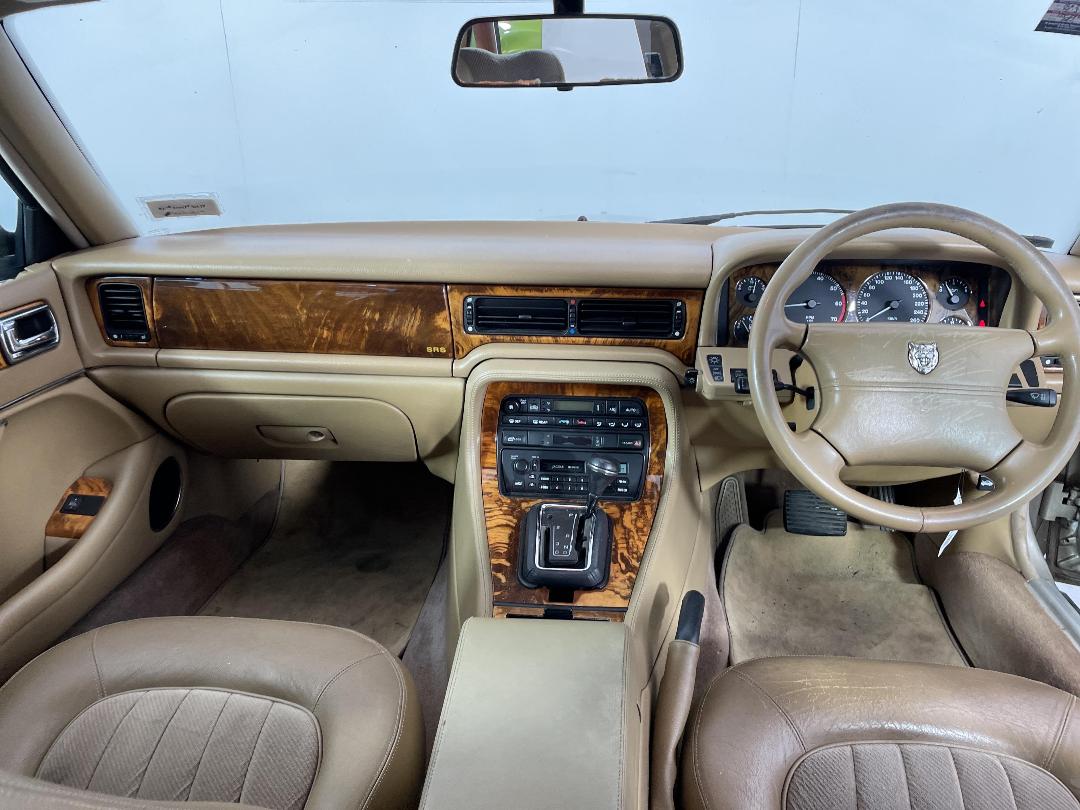 Photo '17' of Jaguar XJ6 Photo '17' of Jaguar XJ6