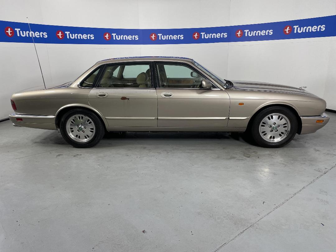 Photo '23' of Jaguar XJ6 Photo '23' of Jaguar XJ6