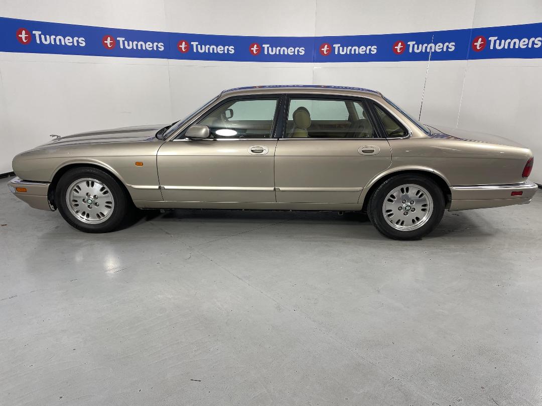 Photo '24' of Jaguar XJ6 Photo '24' of Jaguar XJ6