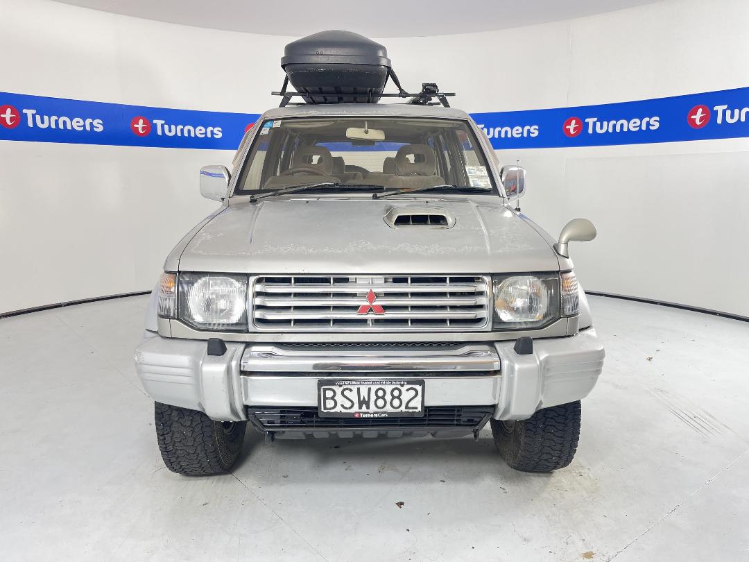 Photo '2' of Mitsubishi Pajero