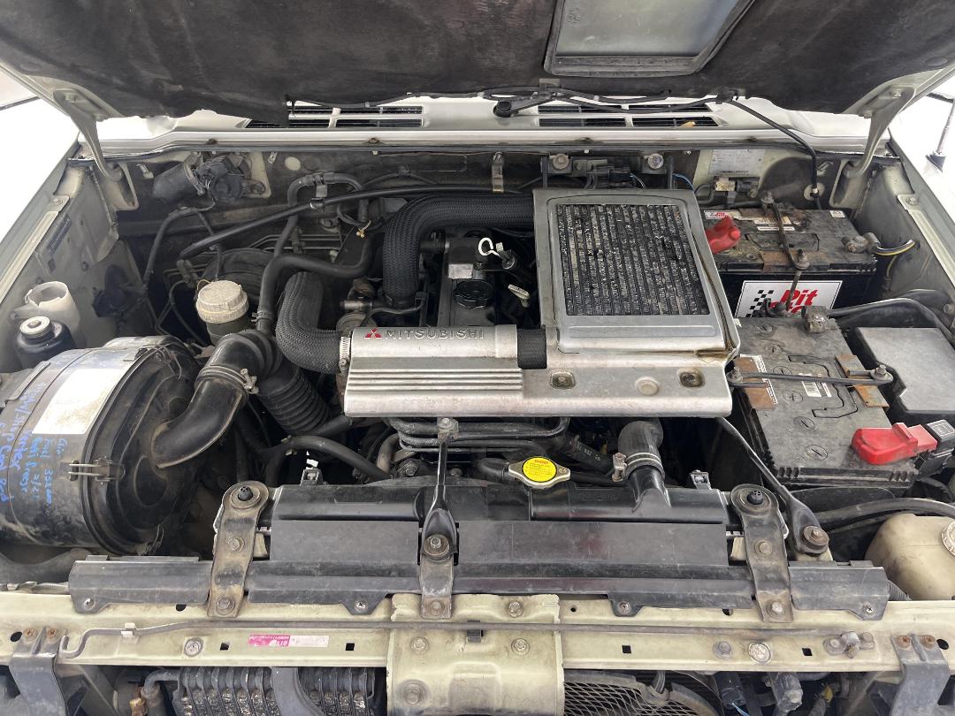 Photo '13' of Mitsubishi Pajero