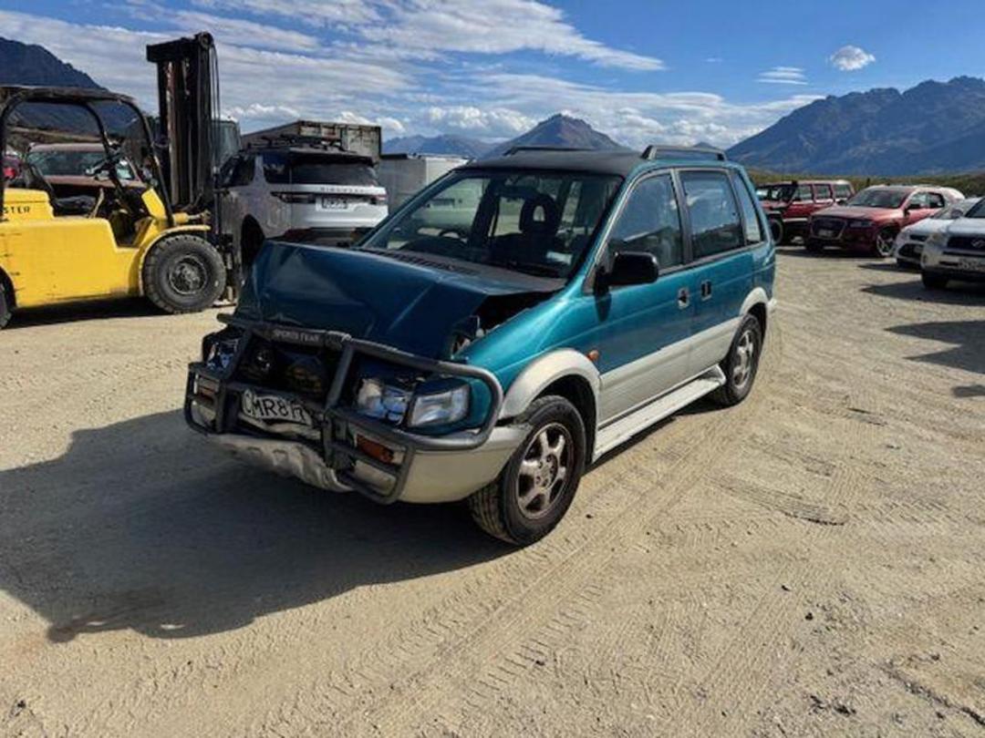 Photo '2' of Mitsubishi RVR