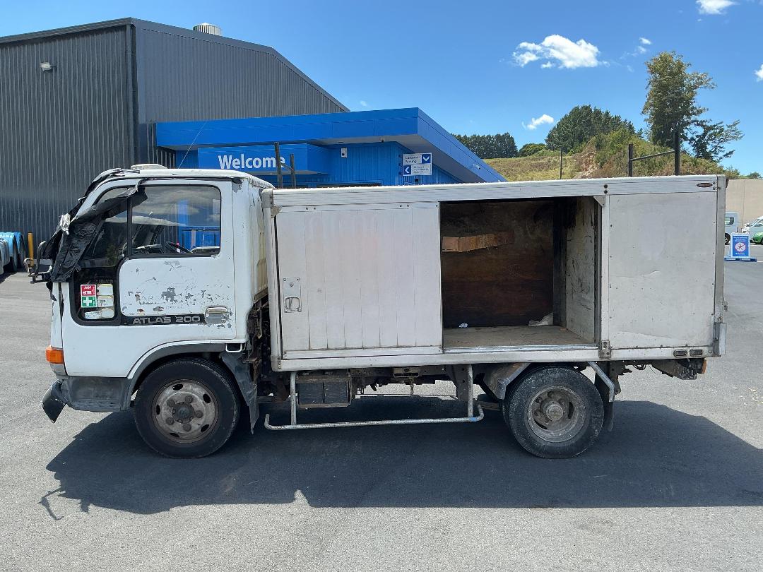 Photo '7' of Nissan Atlas 200 Box Body Photo '7' of Nissan Atlas 200 Box Body