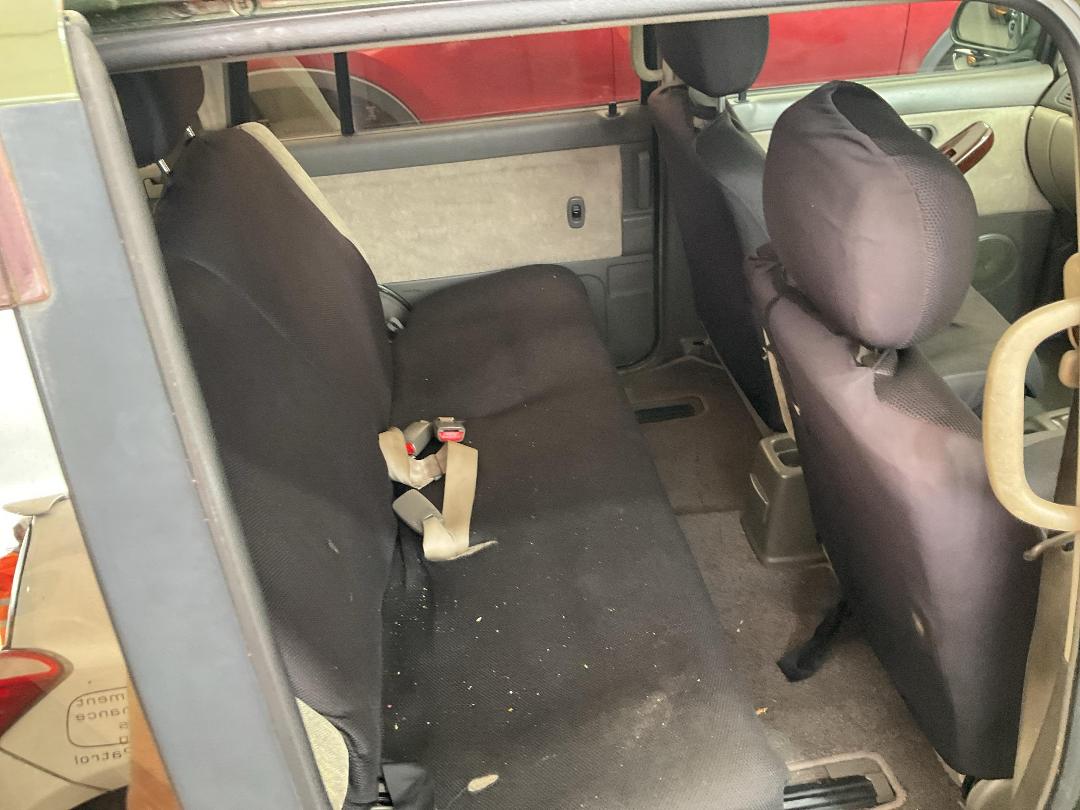 Photo '22' of Nissan Prairie Photo '22' of Nissan Prairie