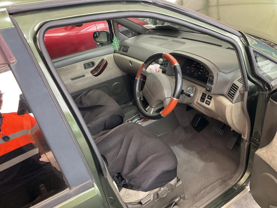 Photo '21' of Nissan Prairie Photo '21' of Nissan Prairie