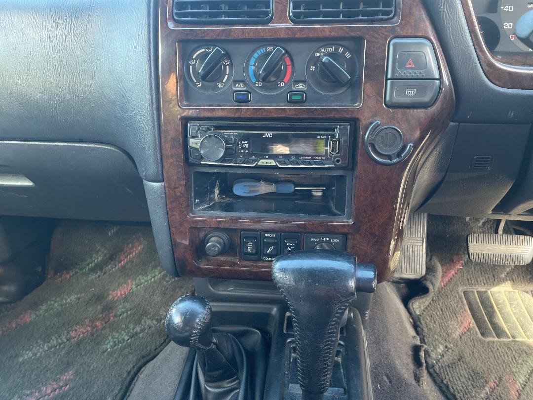 Photo '19' of Nissan Terrano