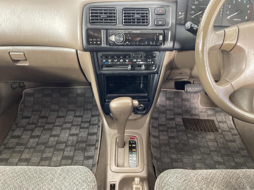 Photo '18' of Toyota Corolla Photo '18' of Toyota Corolla