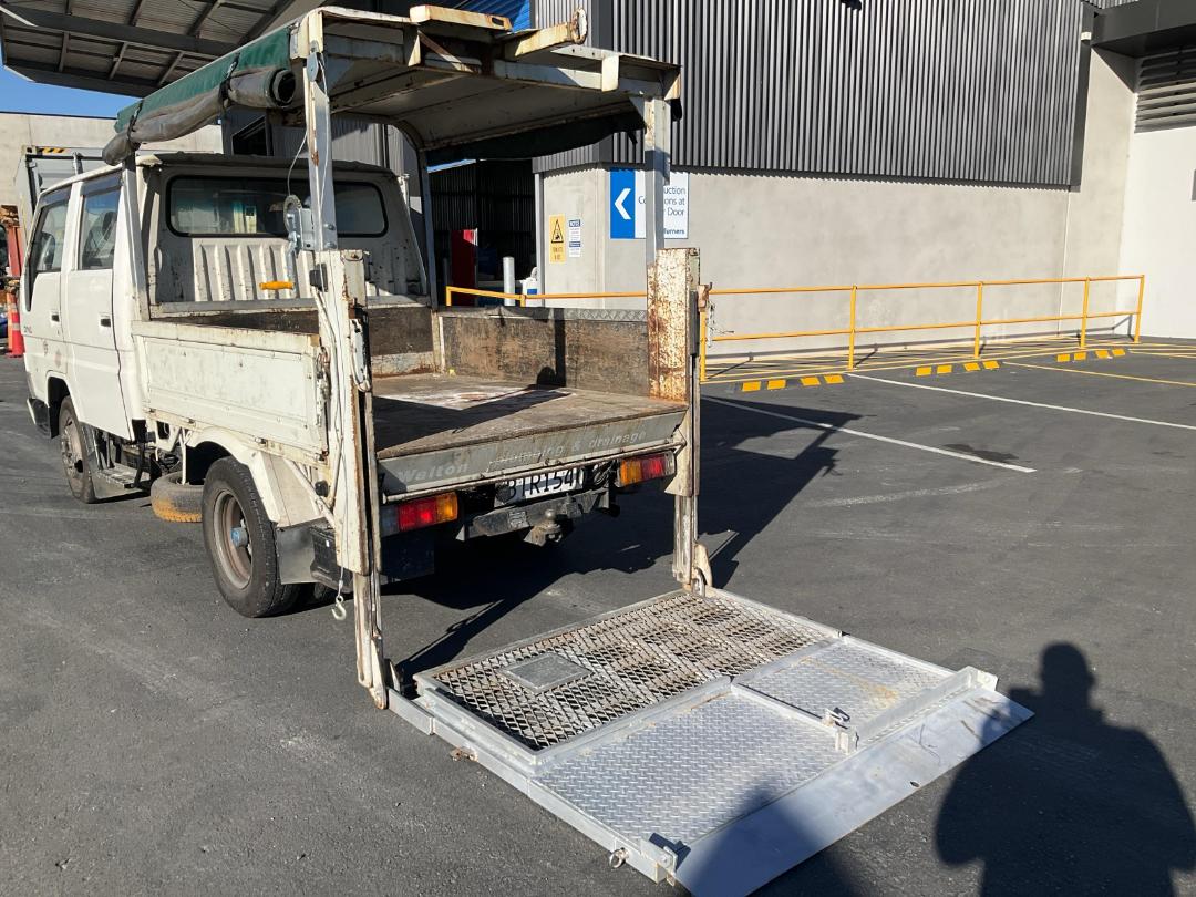 Photo '33' of Toyota Dyna Flat Deck