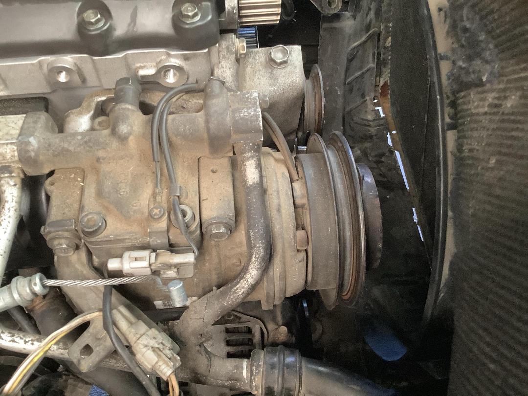 Photo '11' of Toyota Hiace Super Custom Photo '11' of Toyota Hiace Super Custom