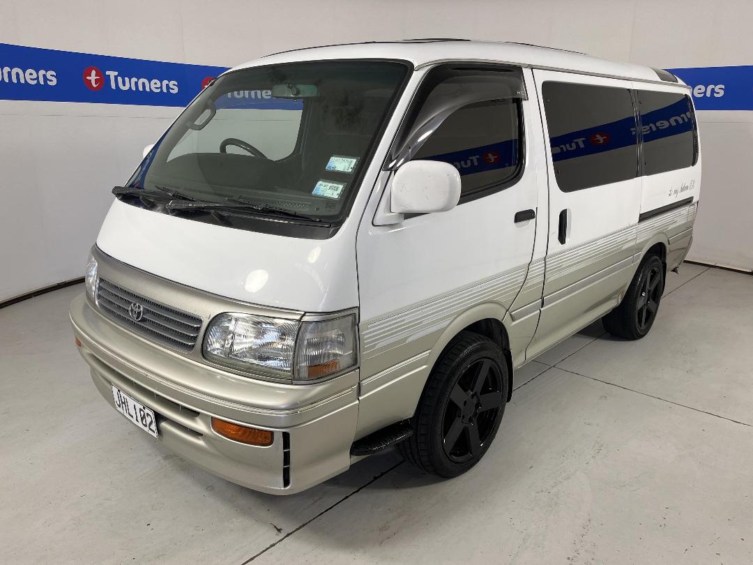 Photo '4' of Toyota Hiace