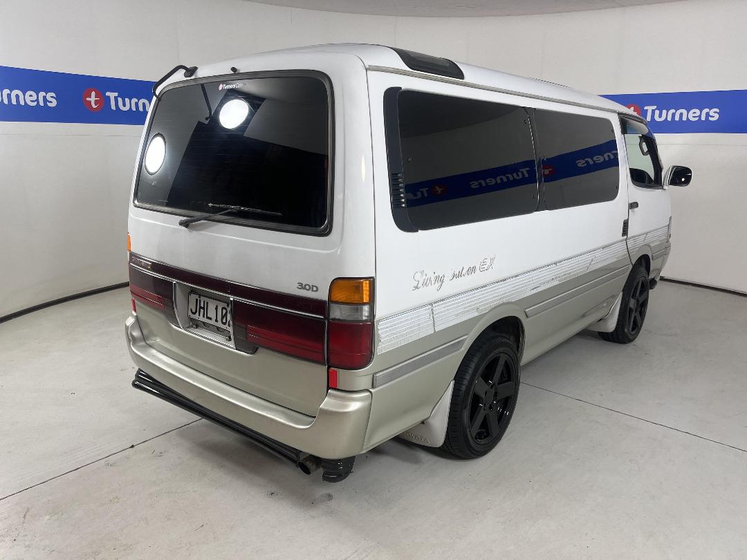Photo '7' of Toyota Hiace