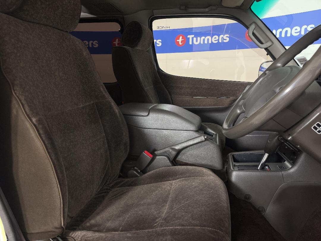 Photo '16' of Toyota Hiace