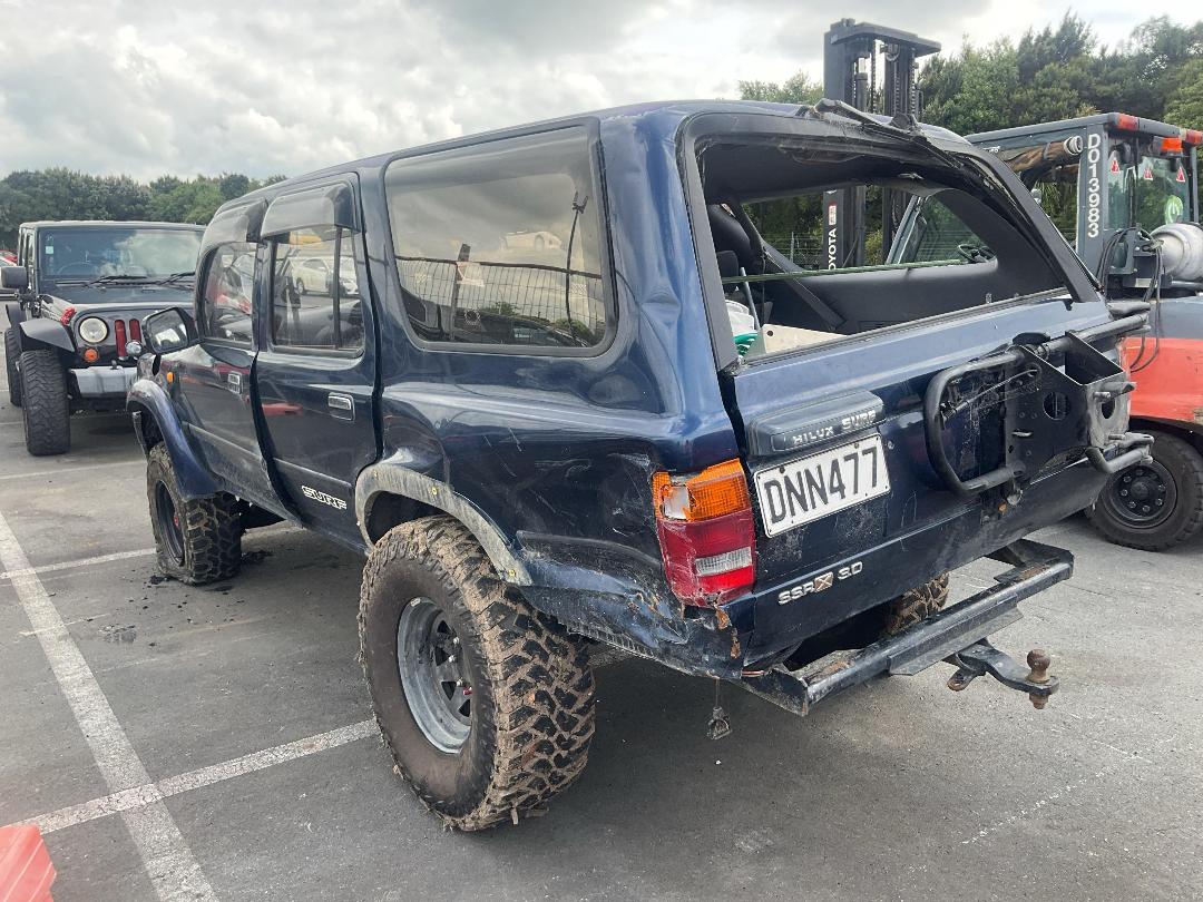 Photo '3' of Toyota Hilux Surf Photo '3' of Toyota Hilux Surf