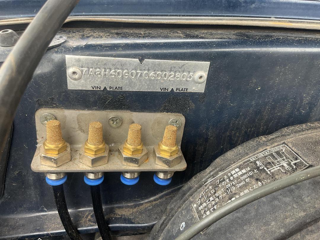 Photo '8' of Toyota Hilux Surf Photo '8' of Toyota Hilux Surf