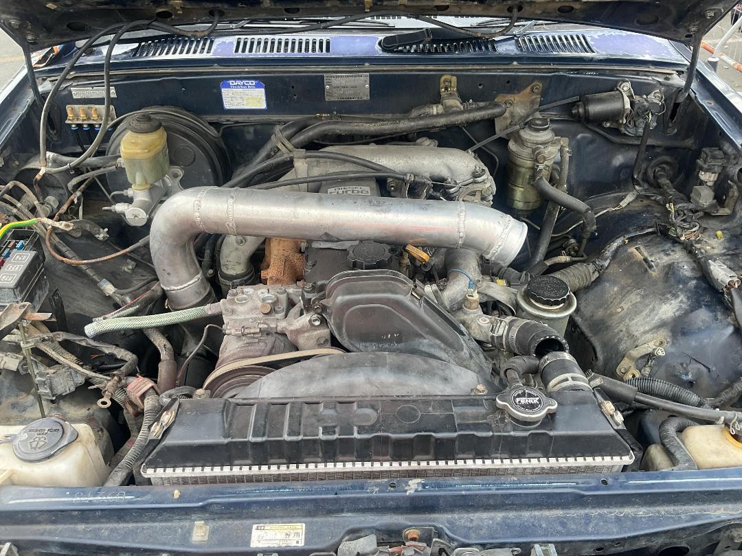 Photo '7' of Toyota Hilux Surf Photo '7' of Toyota Hilux Surf