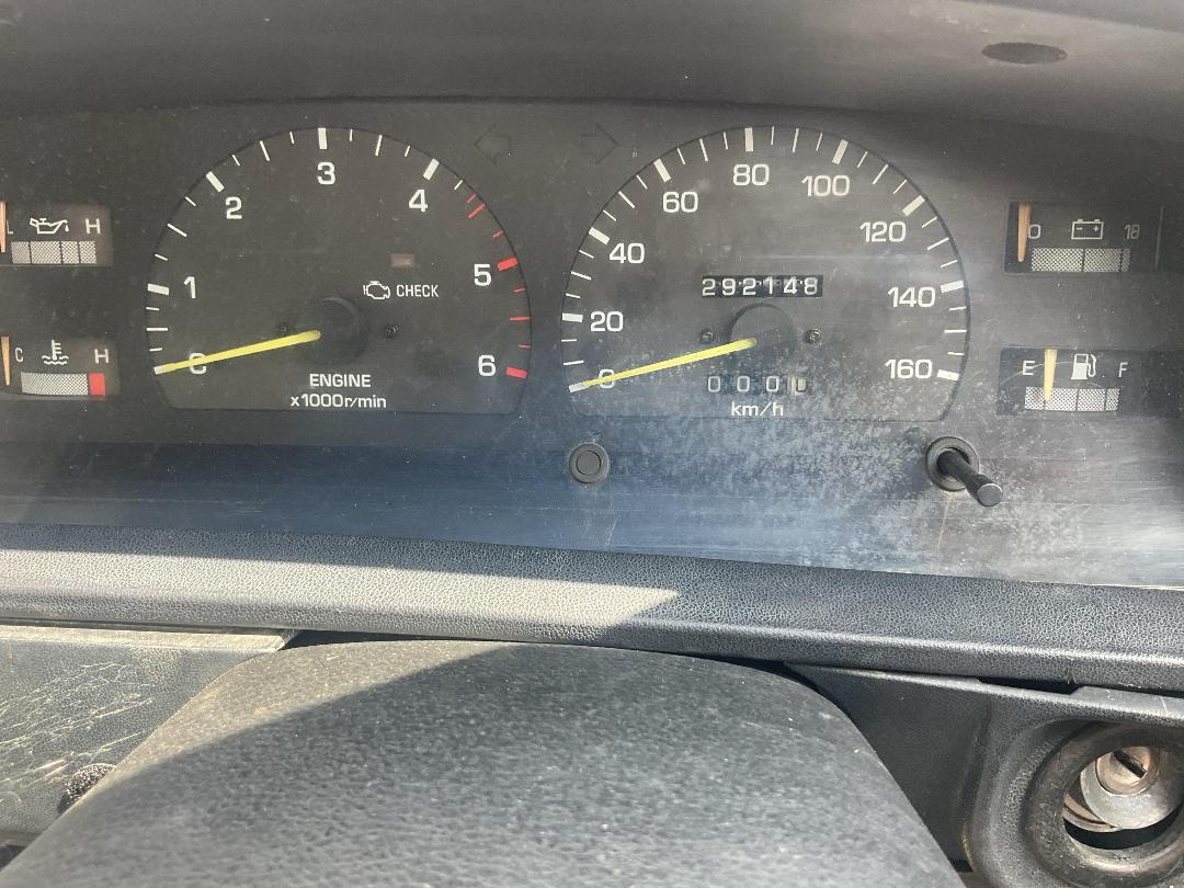 Photo '9' of Toyota Hilux Surf Photo '9' of Toyota Hilux Surf