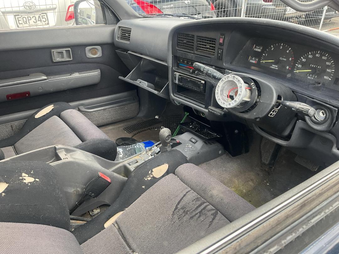 Photo '13' of Toyota Hilux Surf Photo '13' of Toyota Hilux Surf