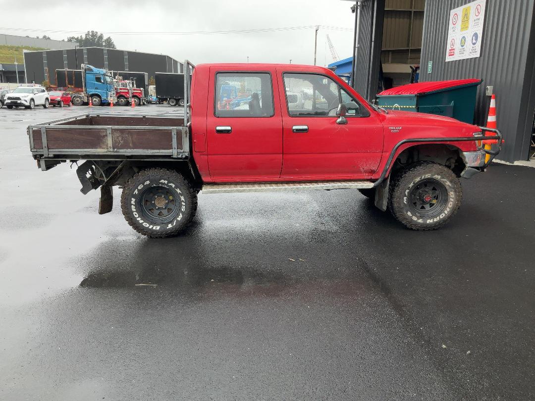 Photo '8' of Toyota Hilux DCB