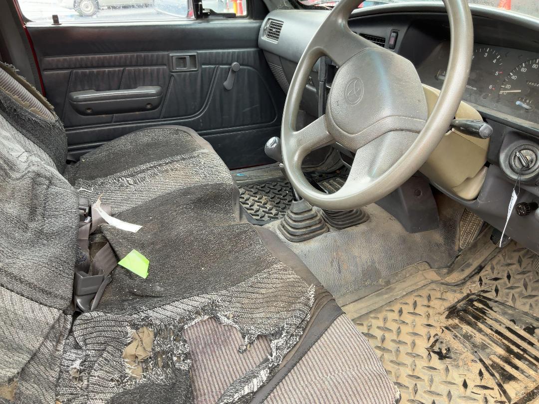 Photo '18' of Toyota Hilux DCB