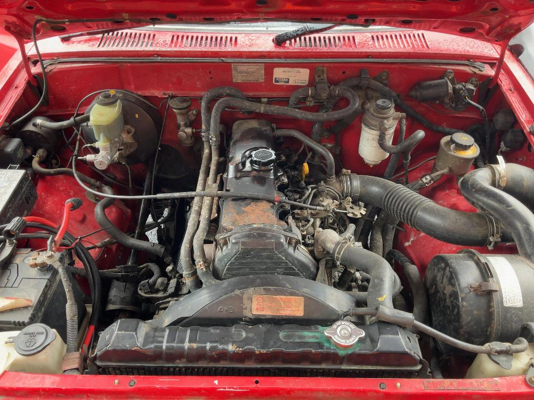 Photo '24' of Toyota Hilux DCB