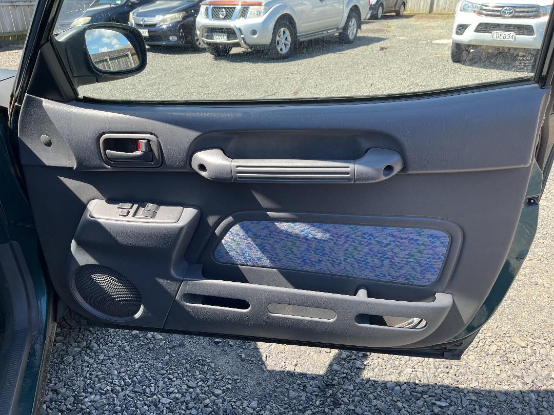 Photo '9' of Toyota Rav4 J