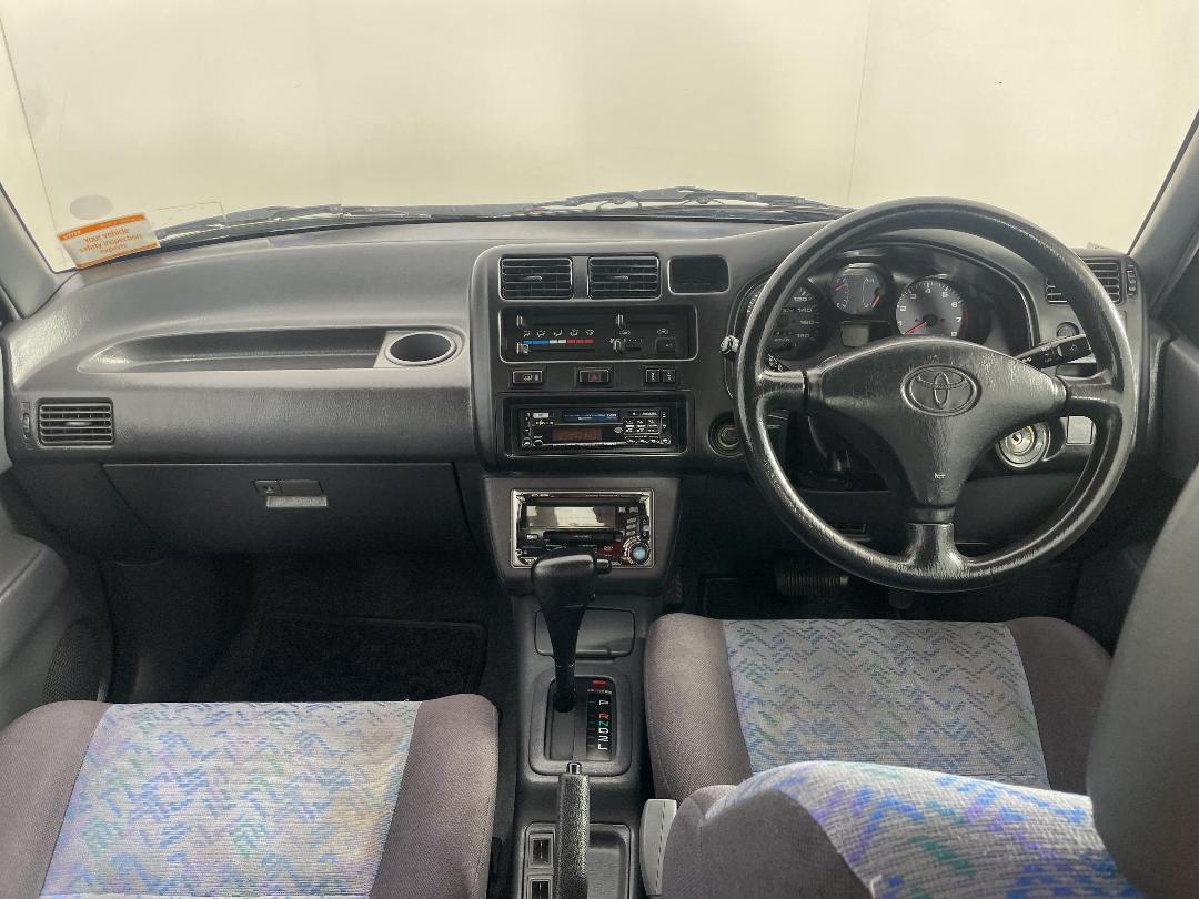 Photo '17' of Toyota Rav4 Photo '17' of Toyota Rav4