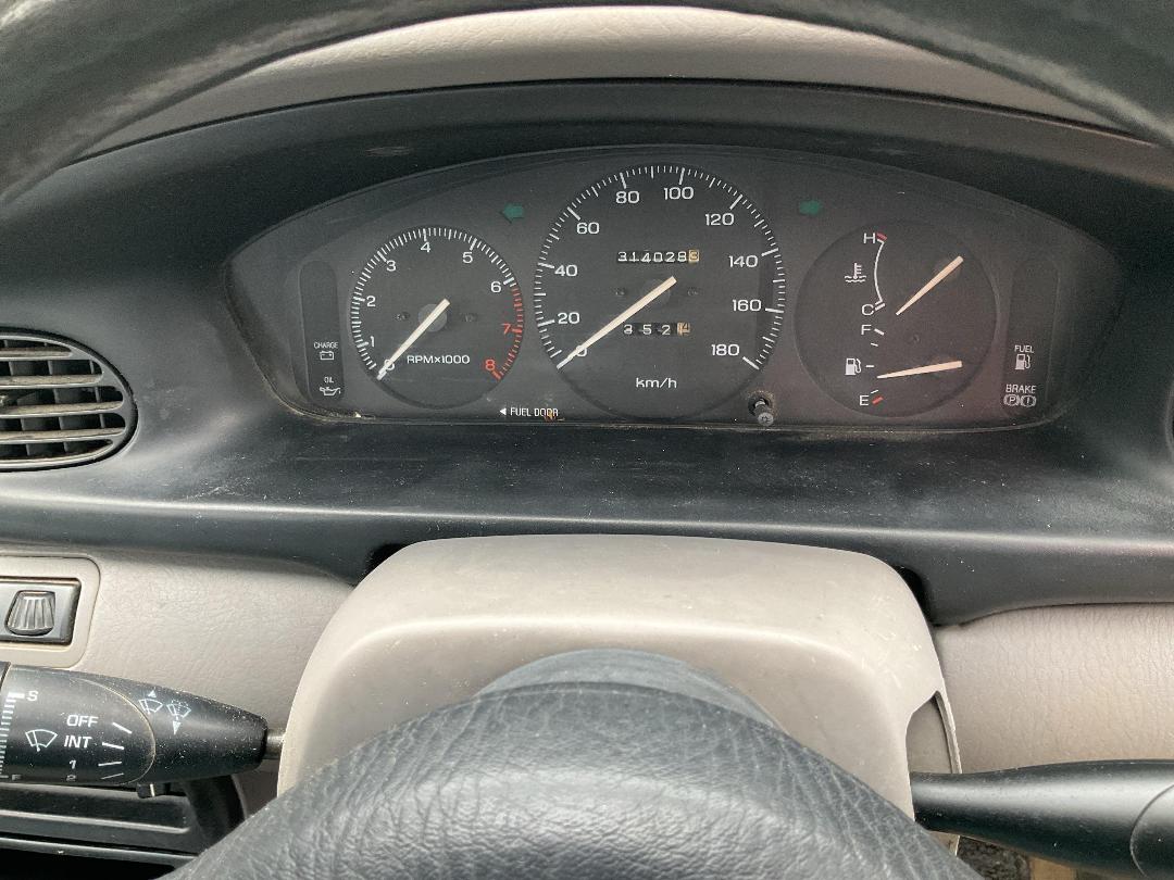 Photo '8' of Ford Festiva Glxi Photo '8' of Ford Festiva Glxi