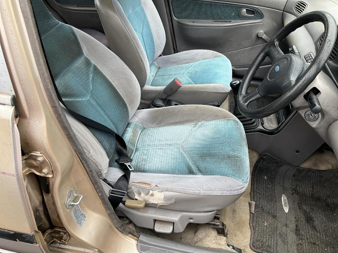 Photo '11' of Ford Festiva Glxi Photo '11' of Ford Festiva Glxi