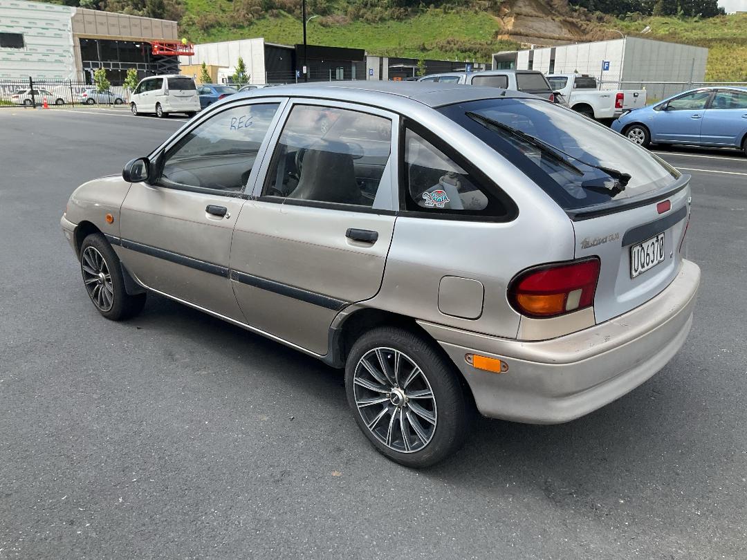 Photo '4' of Ford Festiva Glxi Photo '4' of Ford Festiva Glxi