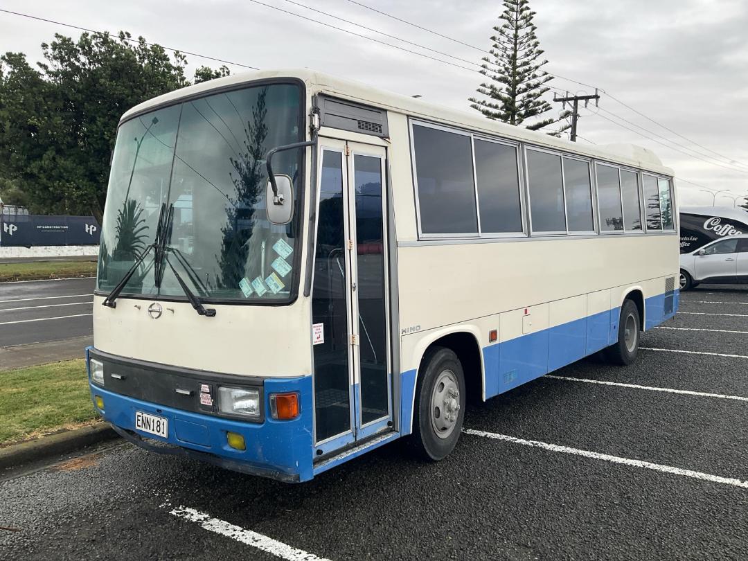 Photo '7' of Hino Rainbow Bus Photo '7' of Hino Rainbow Bus