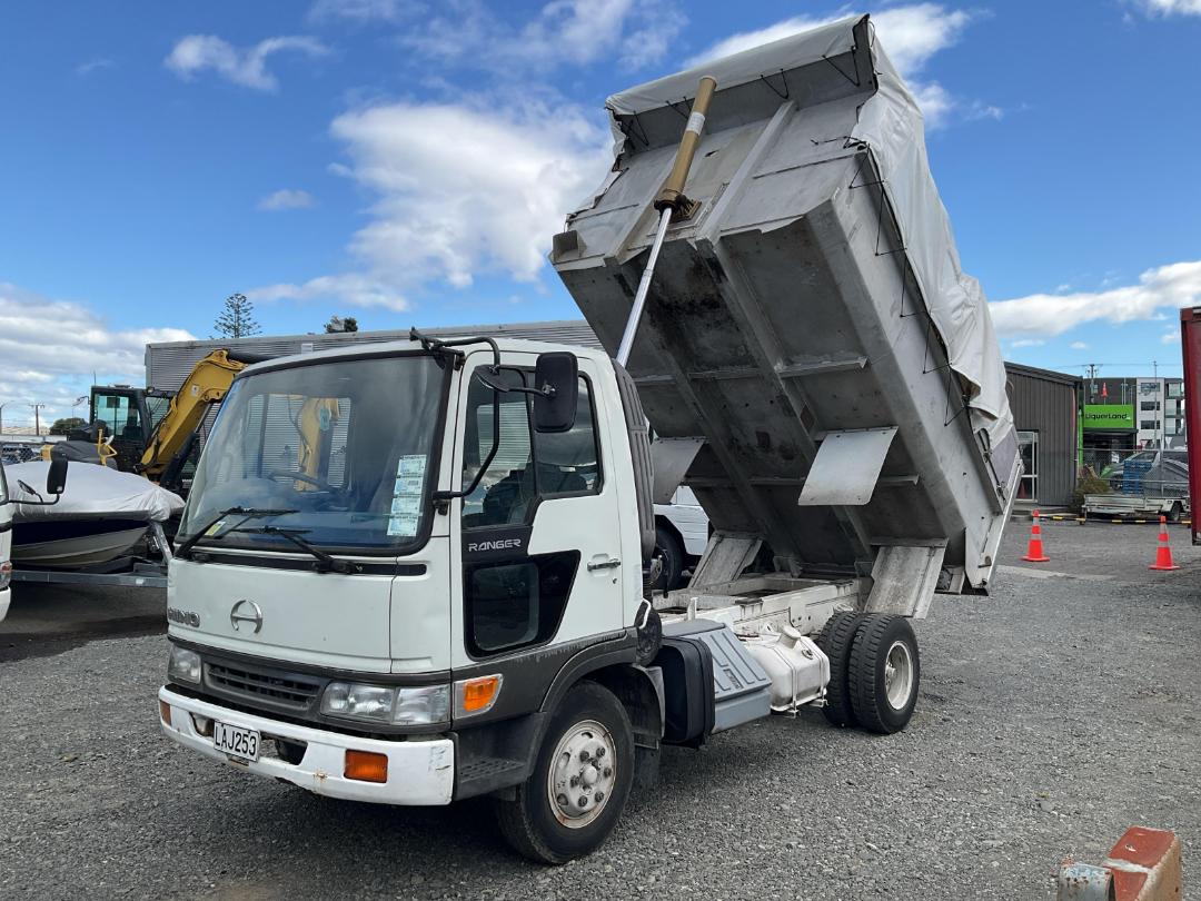 Photo '18' of Hino Ranger FC2J Tipper