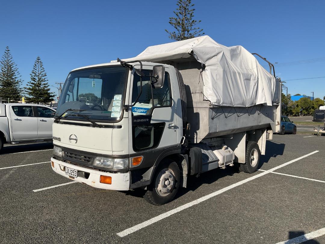 Photo '9' of Hino Ranger FC2J Tipper