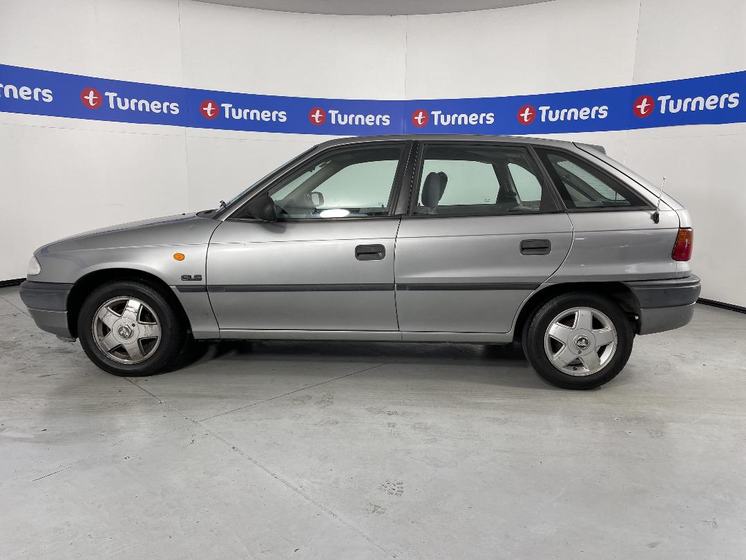 Photo '24' of Holden Astra