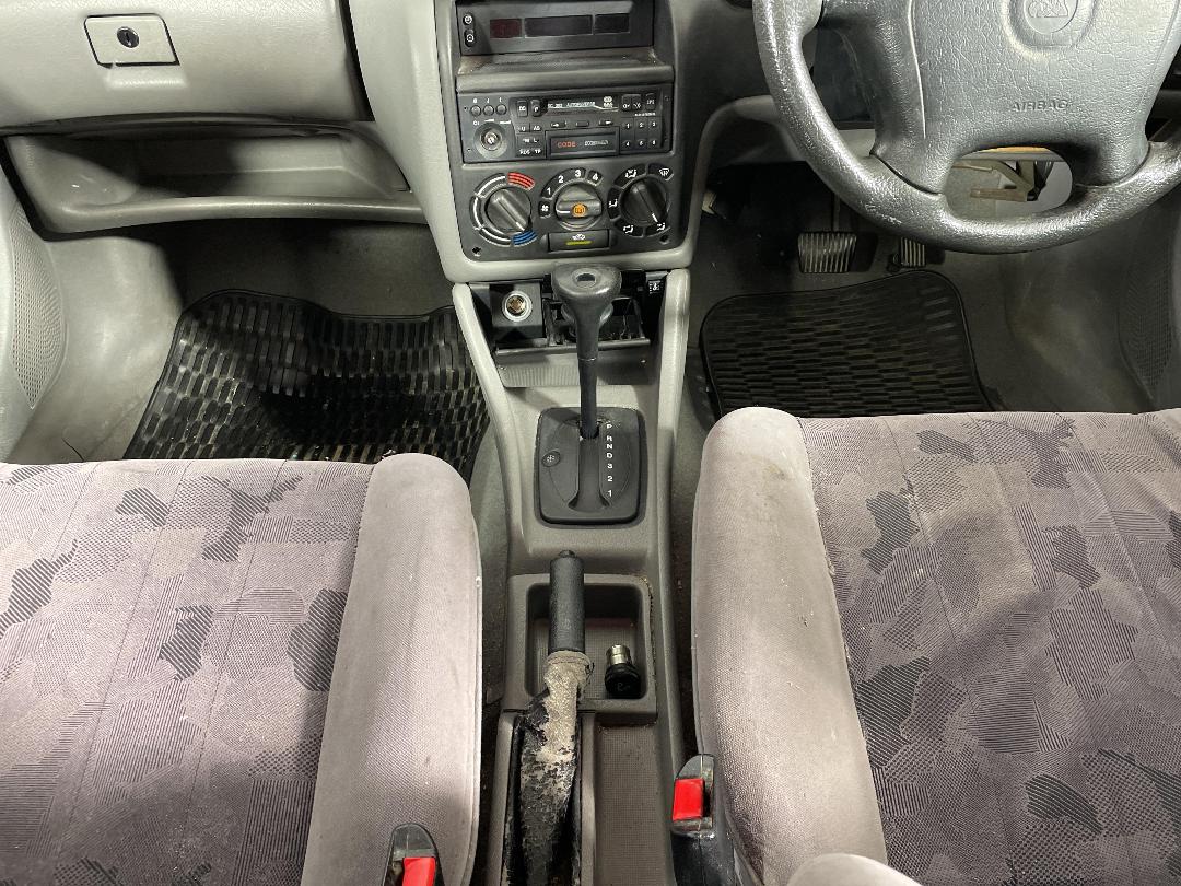 Photo '18' of Holden Astra